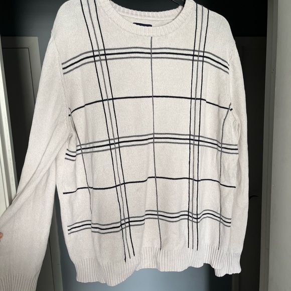 Assorted used (excellent condition) oversized sweaters - Picture 5 of 6
